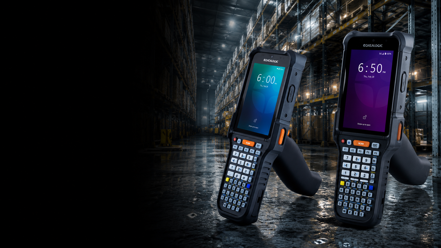 Datalogic Falcon X60 i X65 — kolektory danych z klawiaturą fizyczną i uchwytem Pistol Grip w magazynie wysokiego składowania nocą